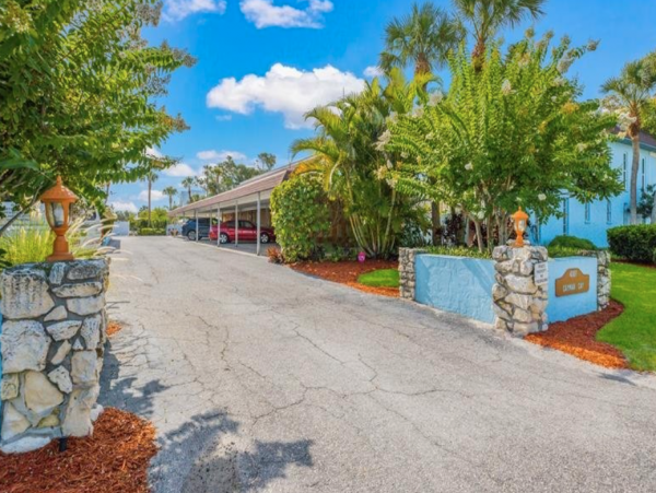 Holmes Beach 2 Bedroom Vacation Condo for Rent